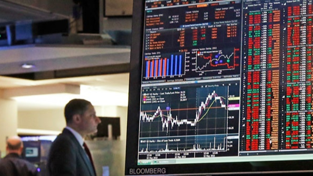 股票配资：高杠杆下的财富盛宴与风险隐患